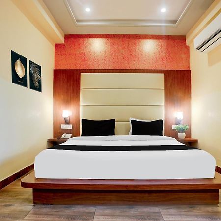 Super Townhouse Oak Pacify Hills Ξενοδοχείο Rājpur Εξωτερικό φωτογραφία