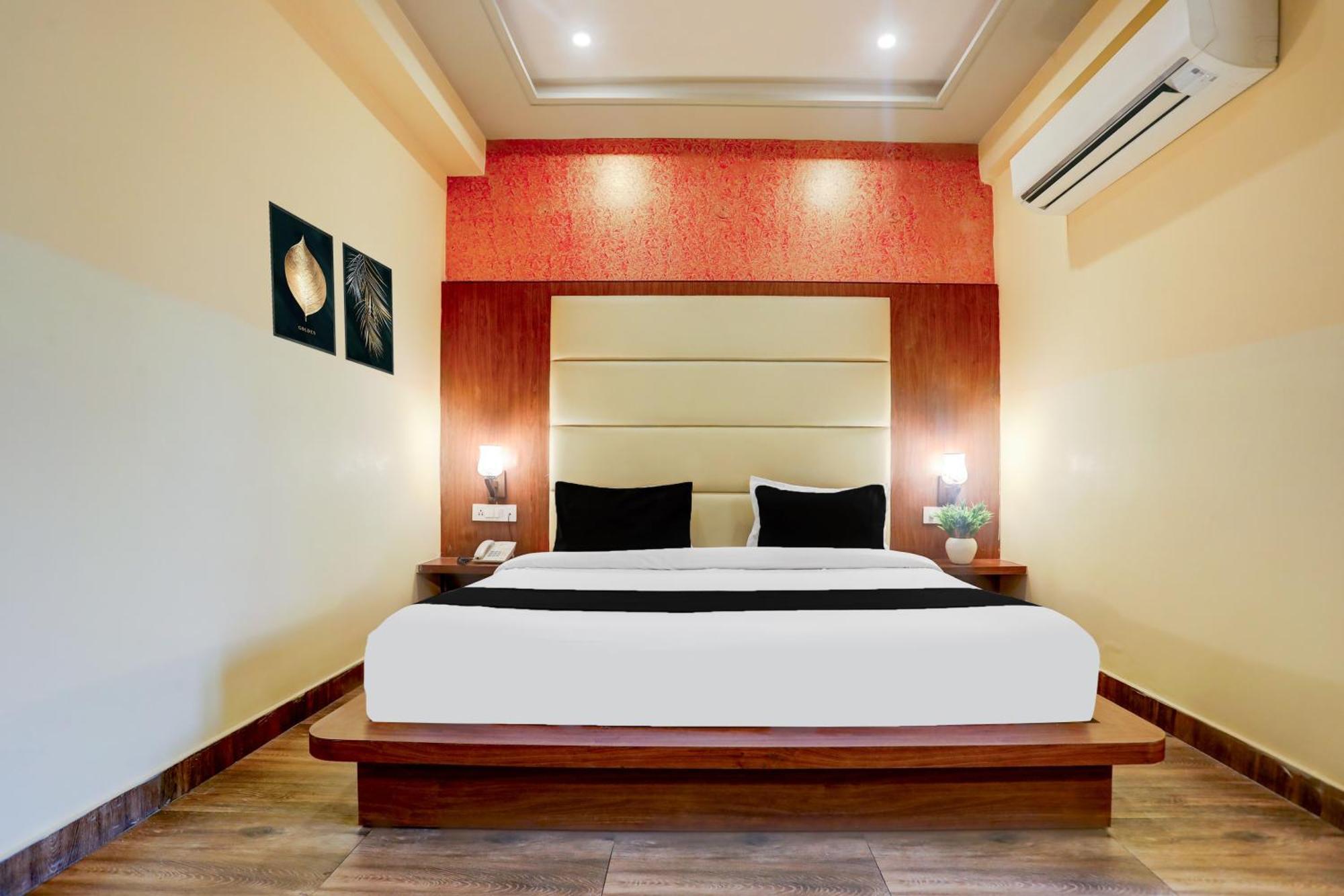 Super Townhouse Oak Pacify Hills Ξενοδοχείο Rājpur Εξωτερικό φωτογραφία