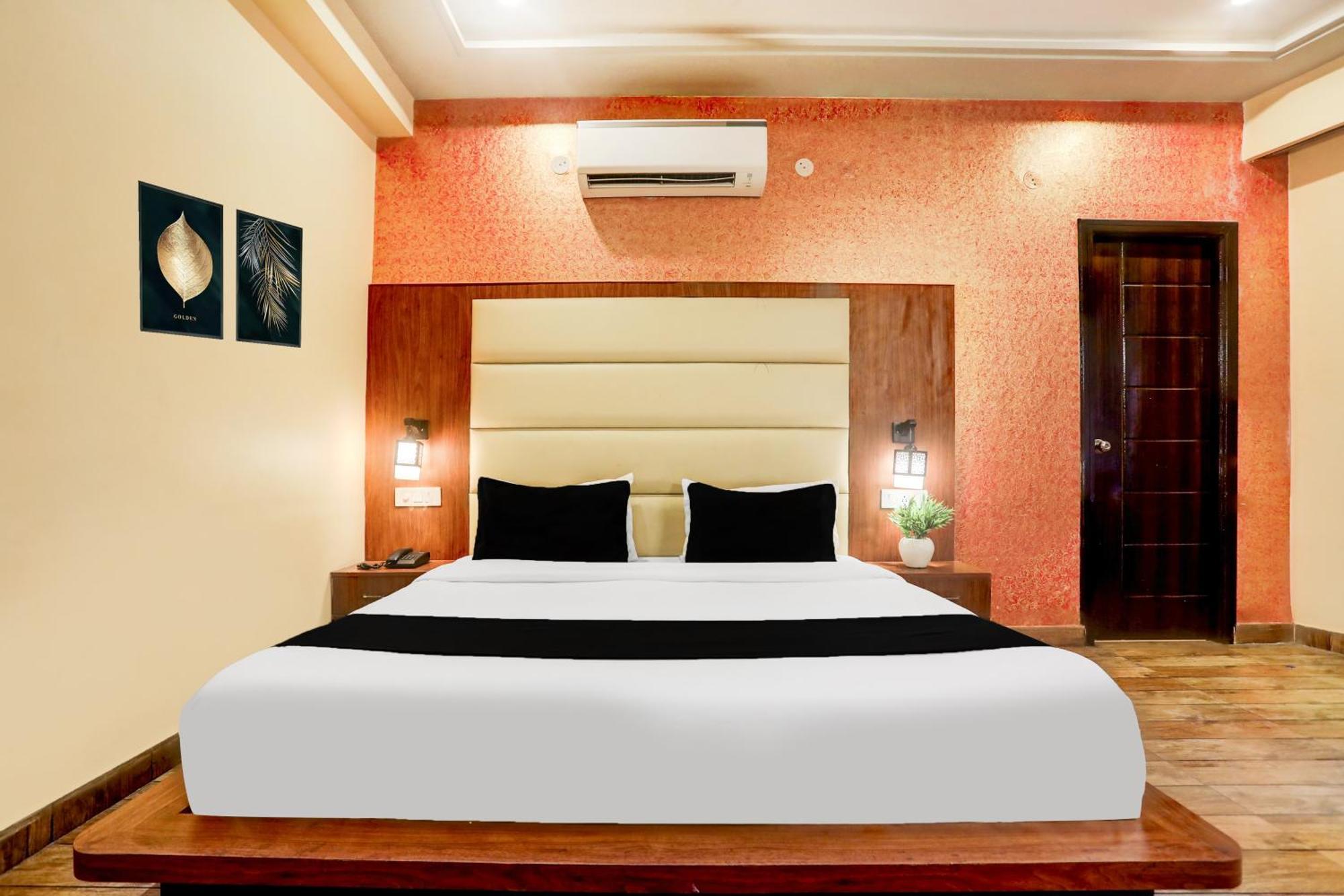 Super Townhouse Oak Pacify Hills Ξενοδοχείο Rājpur Εξωτερικό φωτογραφία