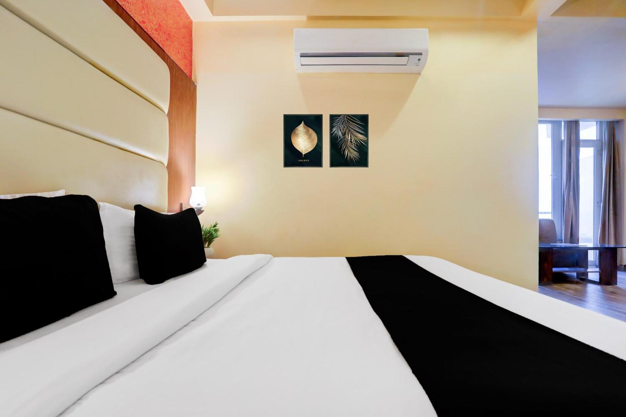 Super Townhouse Oak Pacify Hills Ξενοδοχείο Rājpur Εξωτερικό φωτογραφία
