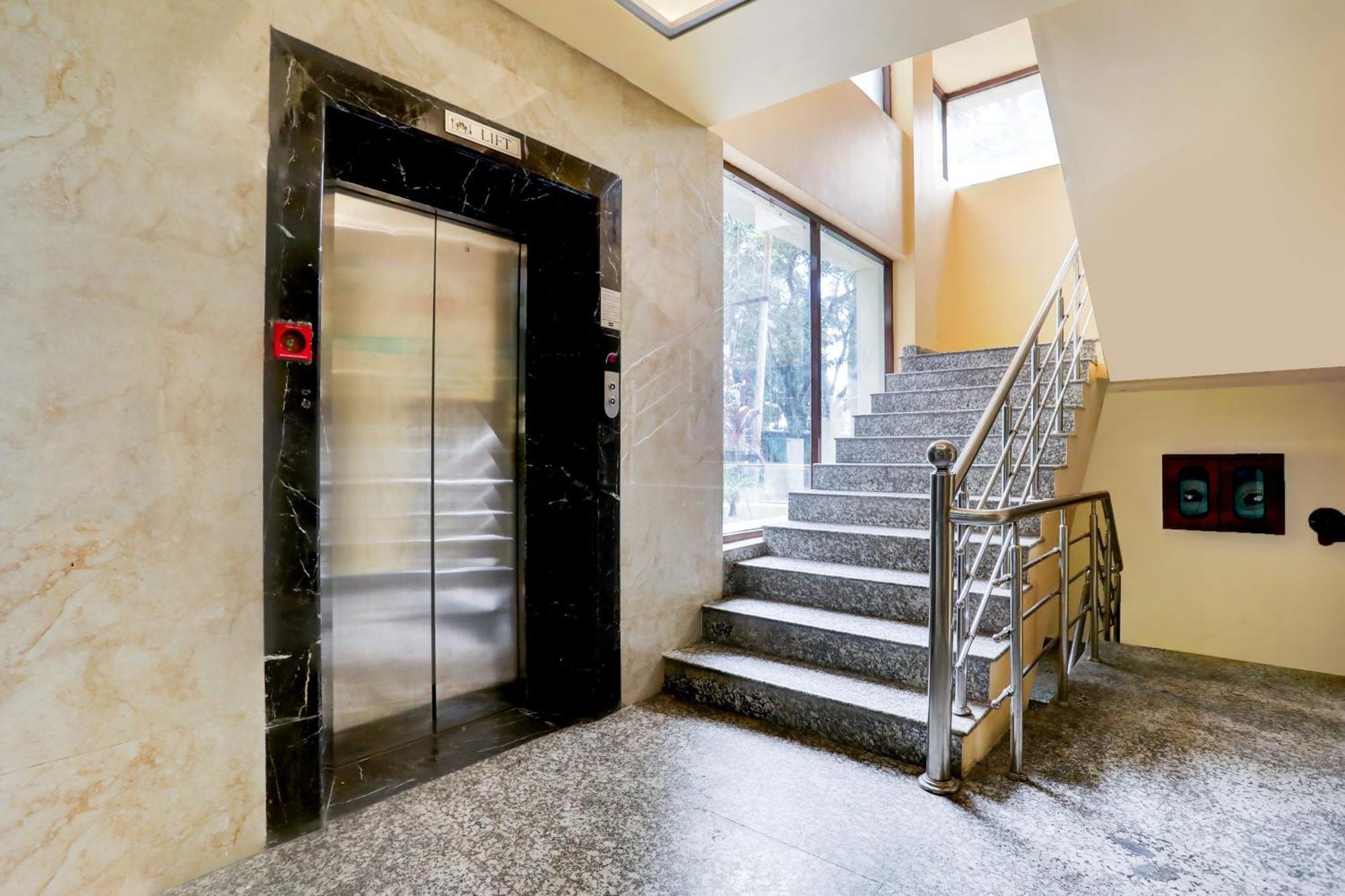 Super Townhouse Oak Pacify Hills Ξενοδοχείο Rājpur Εξωτερικό φωτογραφία