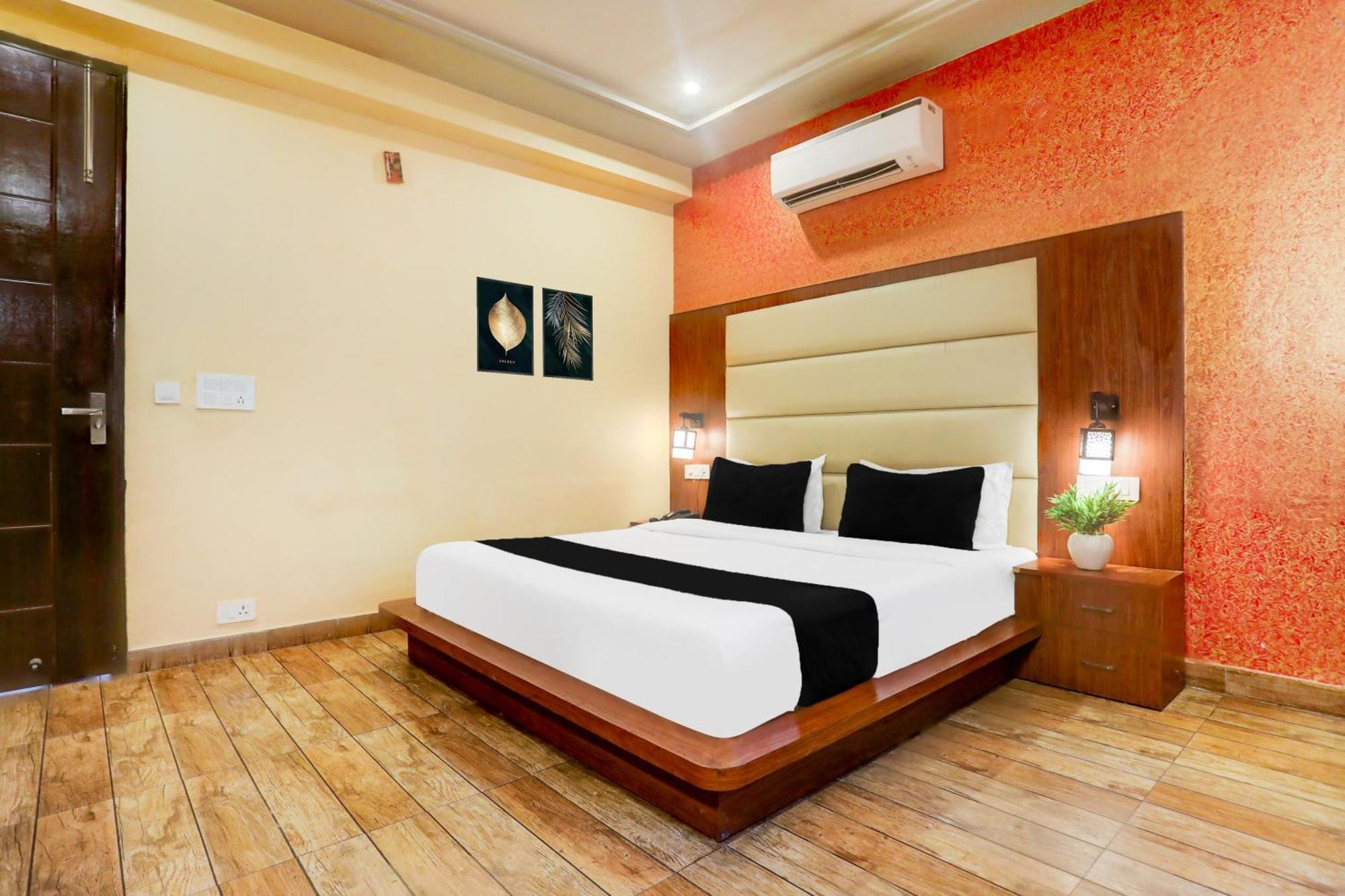 Super Townhouse Oak Pacify Hills Ξενοδοχείο Rājpur Εξωτερικό φωτογραφία